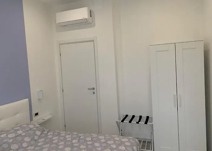 Gasthuis La Bussola Airport Affitta 3*